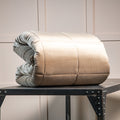Trapunta Piumone Vanity in velluto color tortora 270x270 con chiusura francese